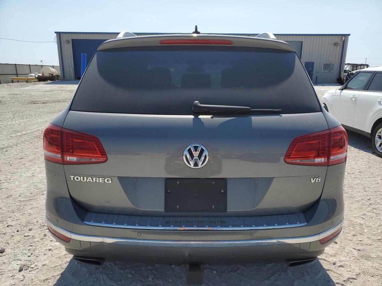 WVGRF7BP3HD001071 2017 Volkswagen Touareg Wolfsburg