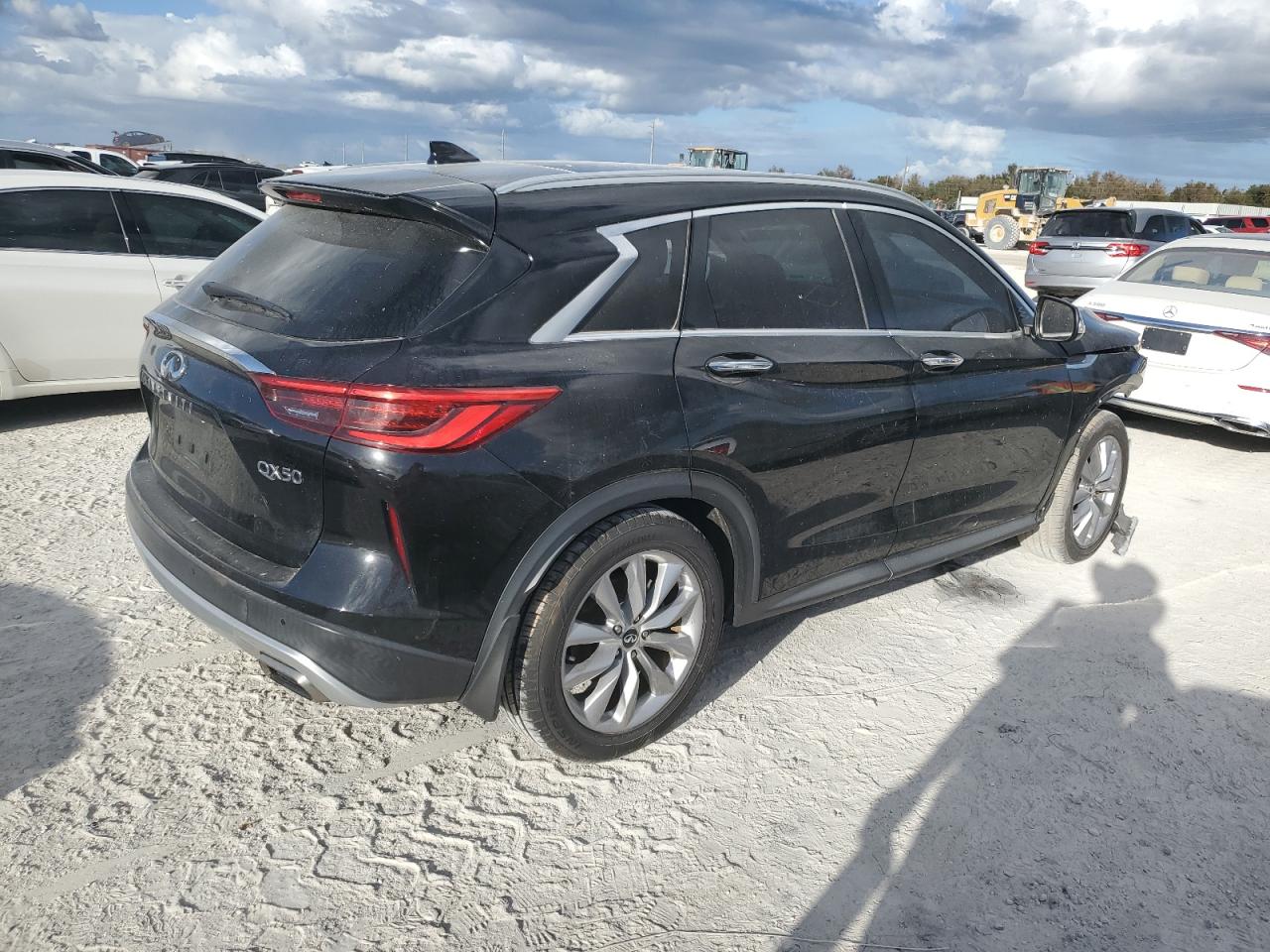 2019 Infiniti QX50 - Image 3