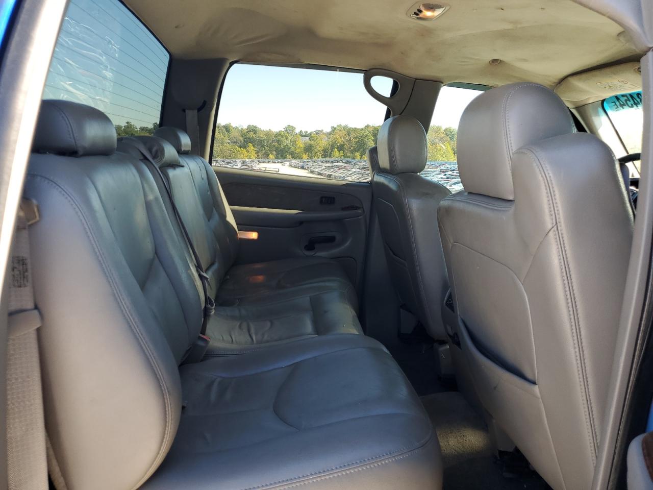 2003 GMC Sierra - Image 10