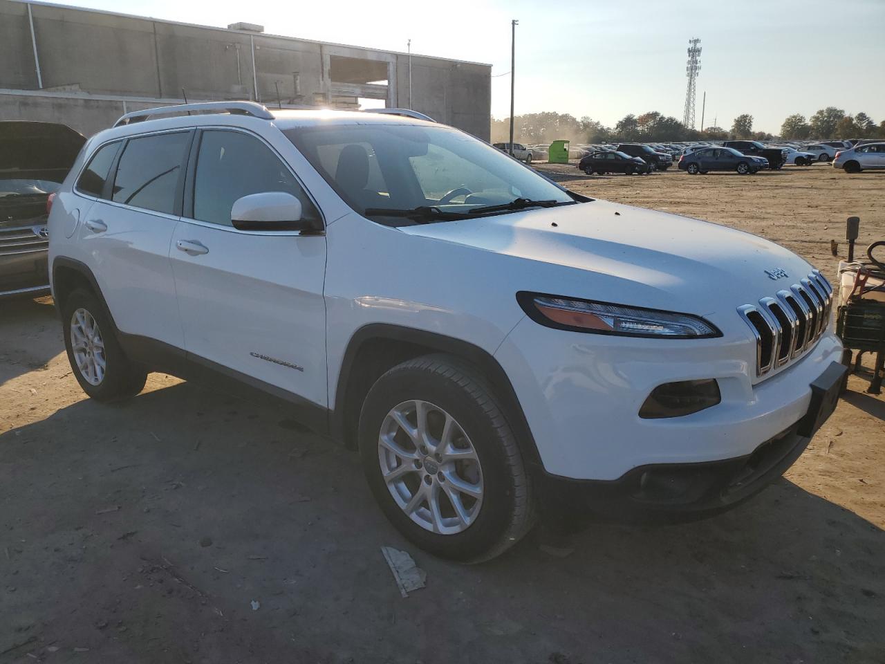 1C4PJMCS9GW368216 2016 Jeep Cherokee Latitude