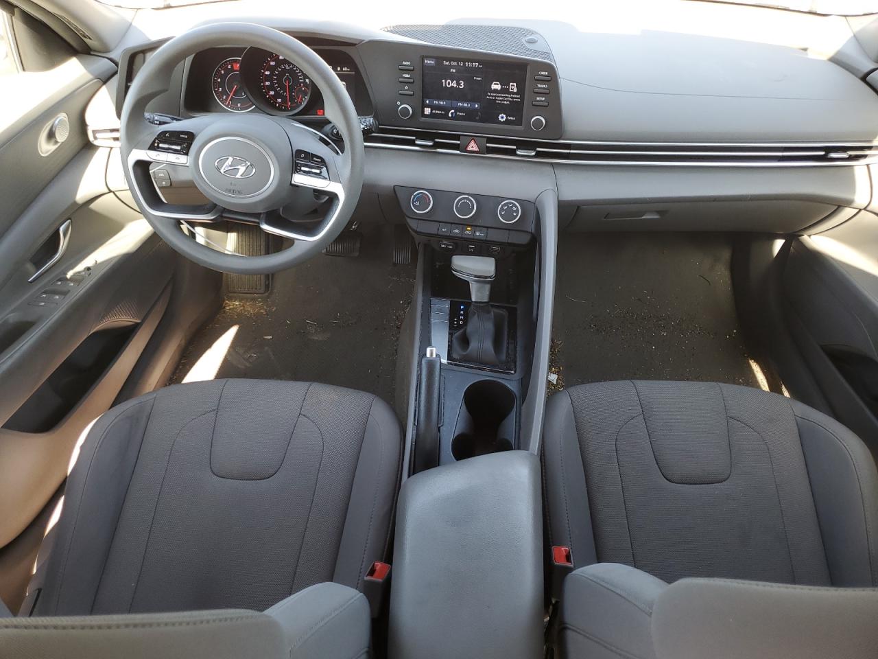 2021 Hyundai Elantra - Image 8