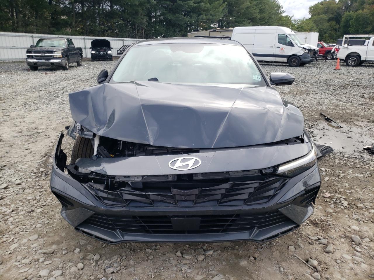 2024 Hyundai Elantra - Image 5