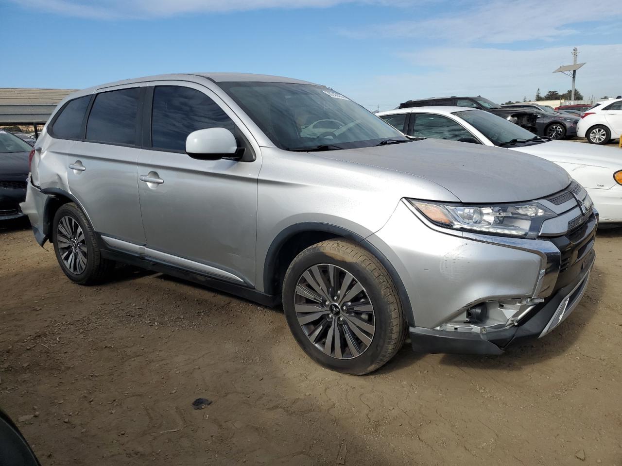 2019 Mitsubishi Outlander - Image 4