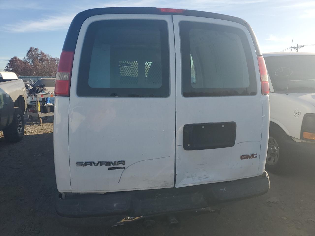 2014 GMC Savana - Image 6
