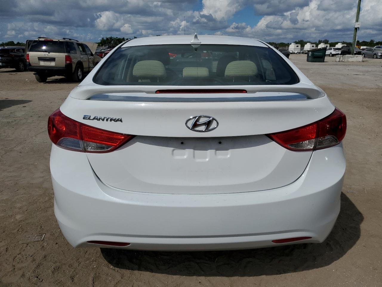 5NPDH4AE3DH344300 2013 Hyundai Elantra Gls