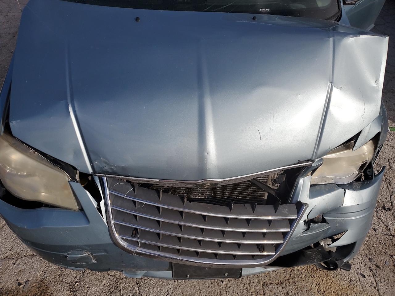 2008 Chrysler Town & Country - Image 12