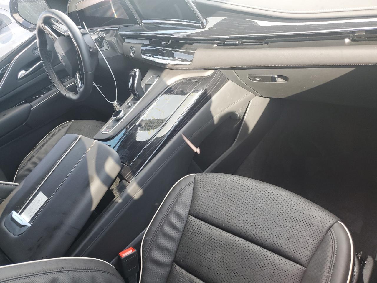 2024 Cadillac Escalade - Image 8