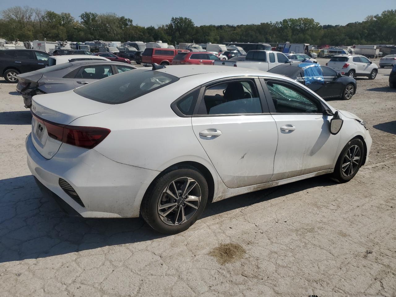 3KPF24AD2PE579863 2023 Kia Forte Lx