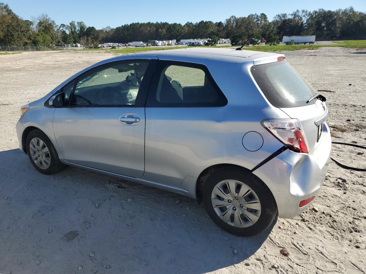 2014 Toyota Yaris - Image 2