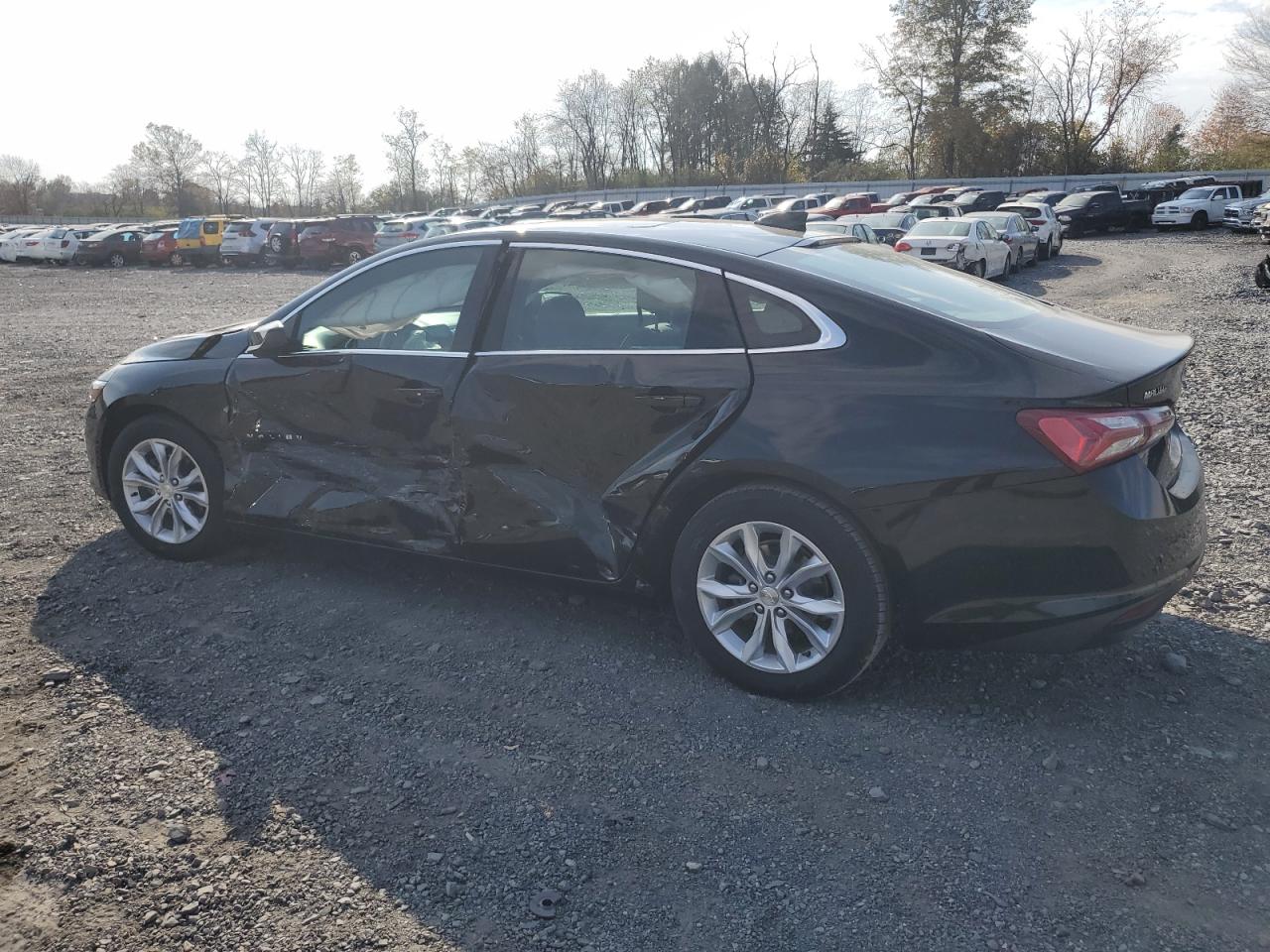 2019 Chevrolet Malibu - Image 2