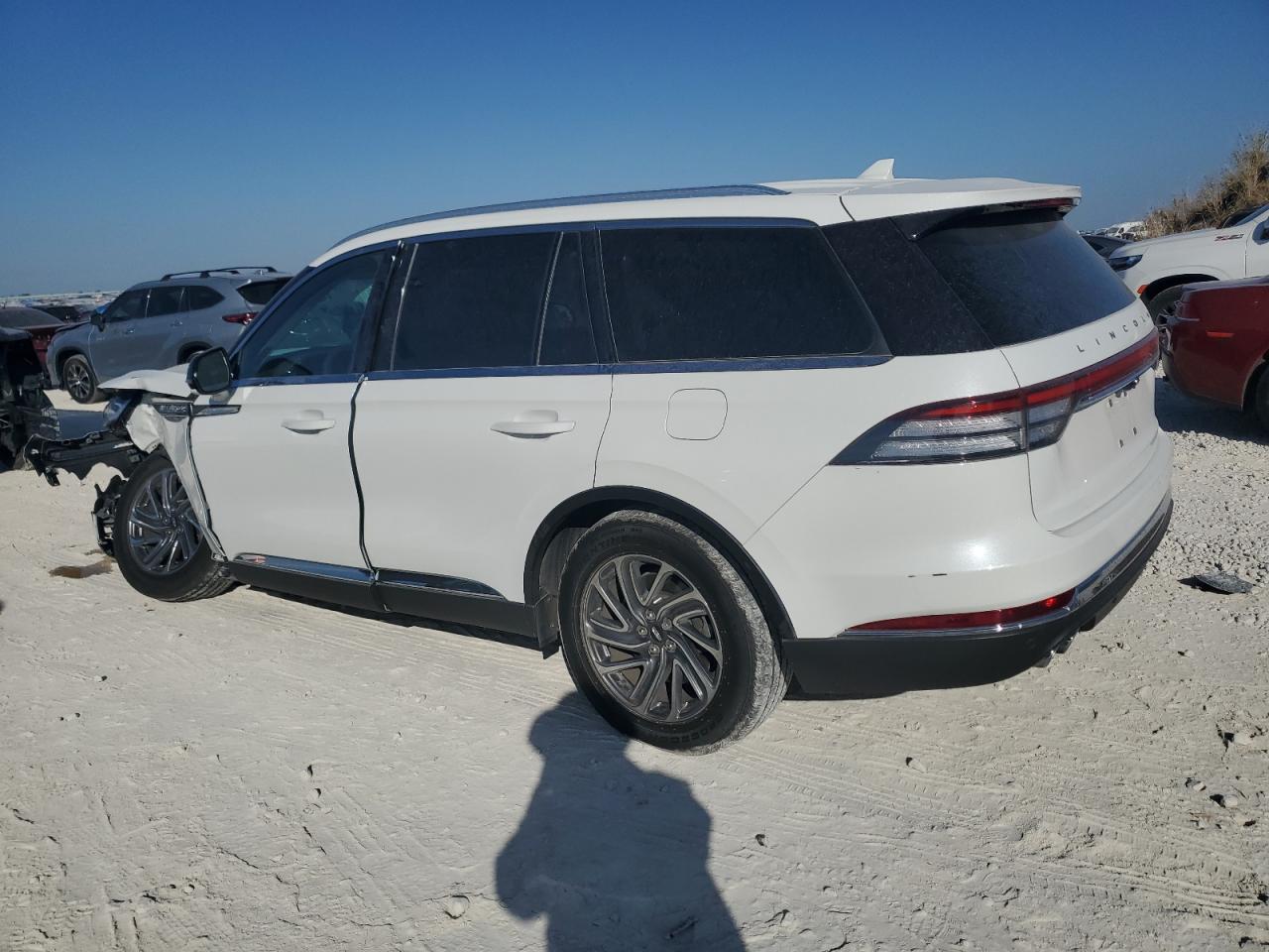 2021 Lincoln Aviator - Image 2