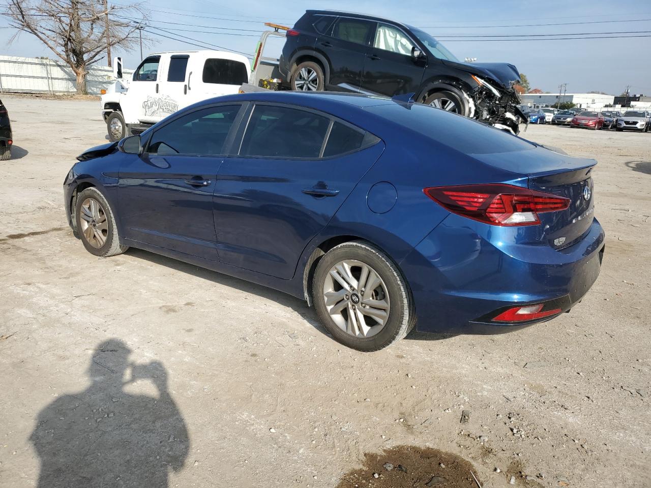 2020 Hyundai Elantra - Image 2