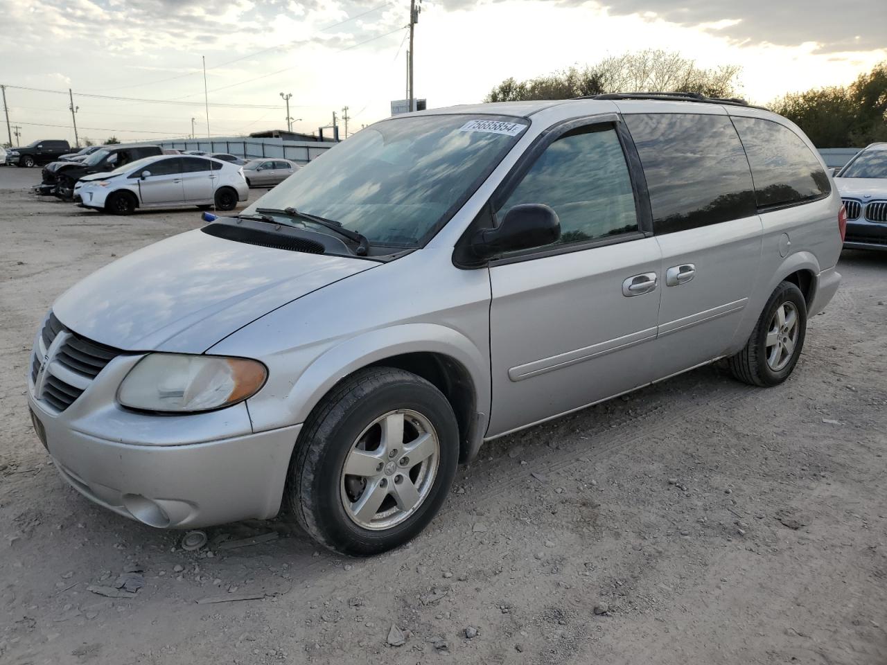 2007 Dodge Caravan - Image 1