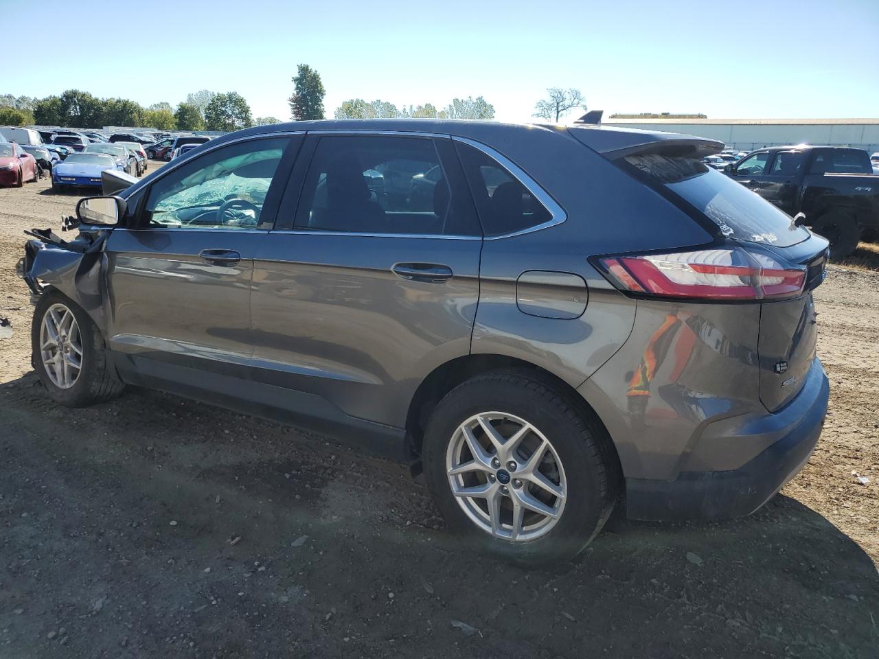 2021 Ford Edge - Image 2