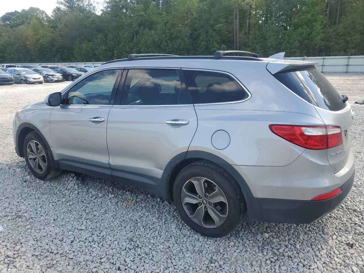 2015 Hyundai Santa Fe - Image 2