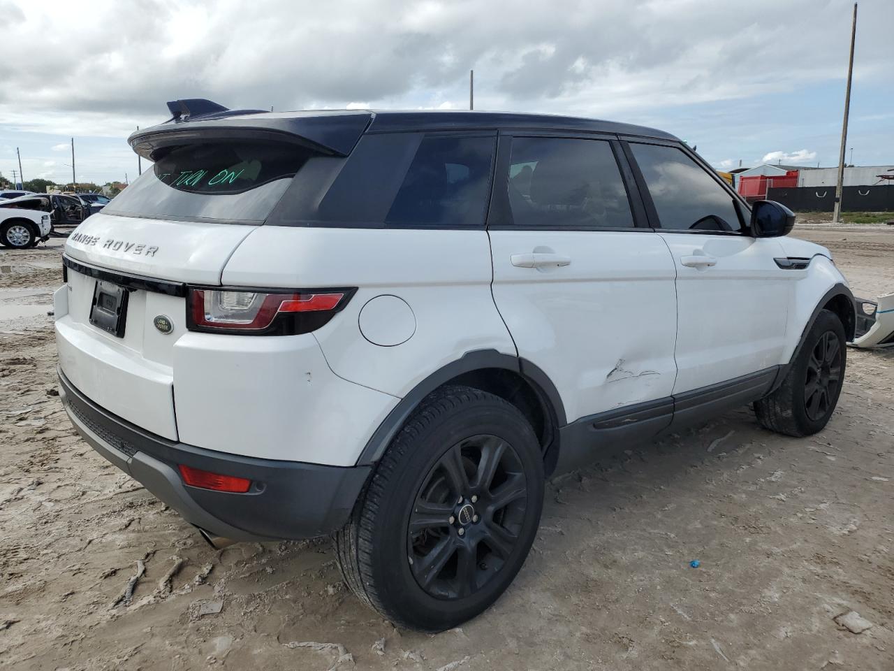 2017 Land Rover Range Rover - Image 3