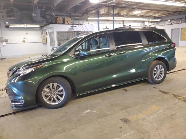 2022 Toyota Sienna Xle