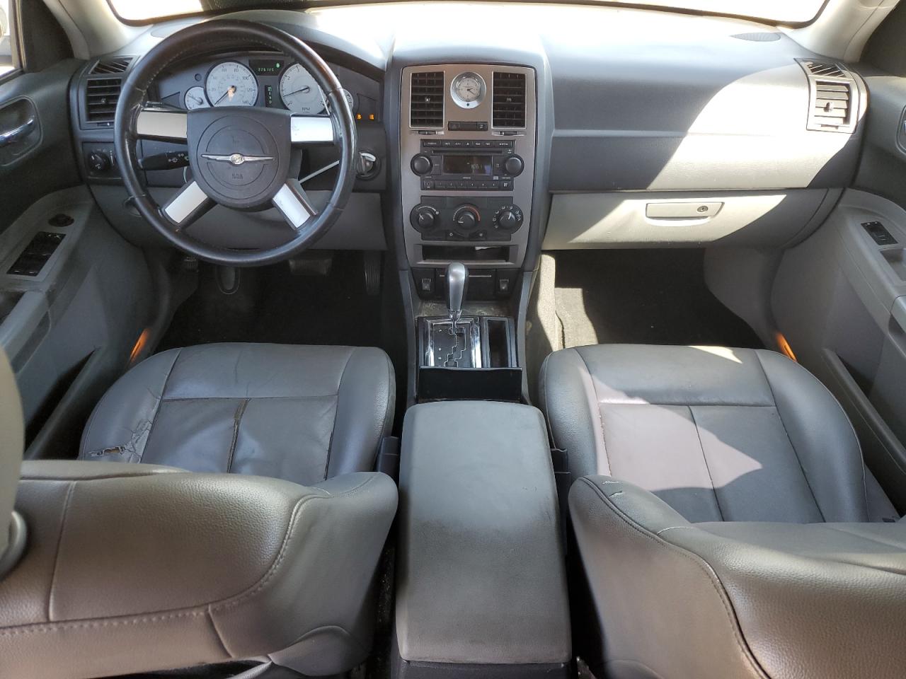 2007 Chrysler 300 - Image 8
