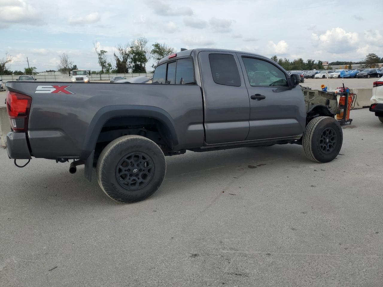 2020 Toyota Tacoma - Image 3