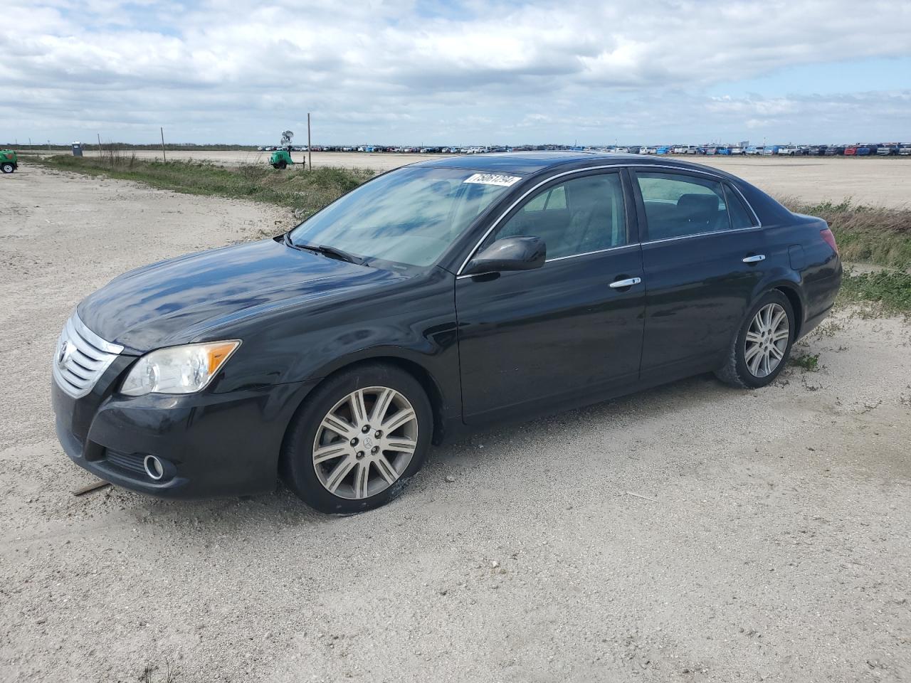 2009 Toyota Avalon - Image 1