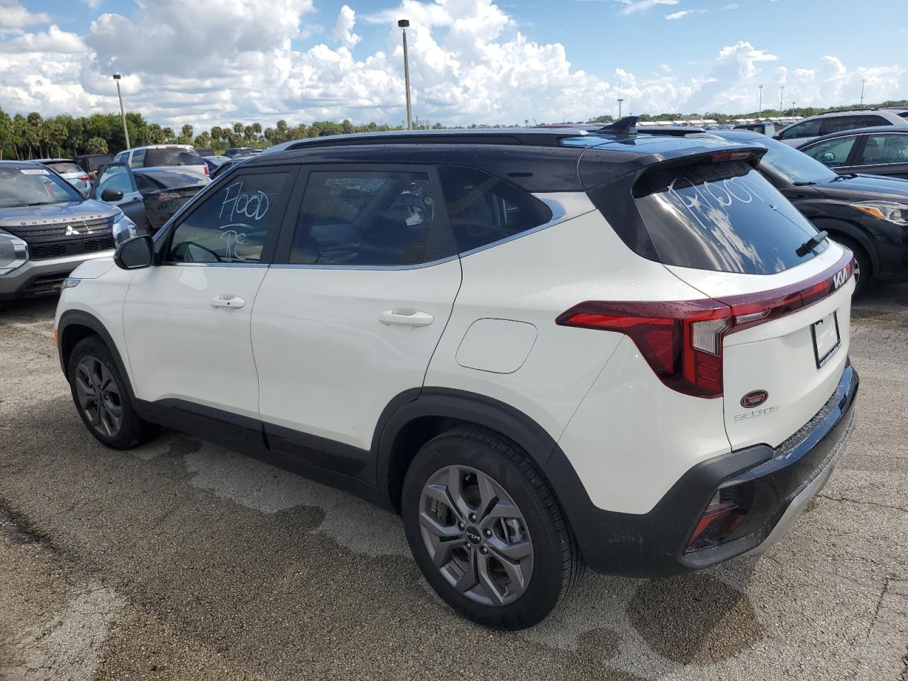 2024 Kia Seltos - Image 2
