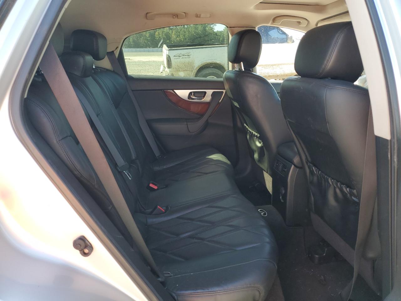 2010 Infiniti FX - Image 10