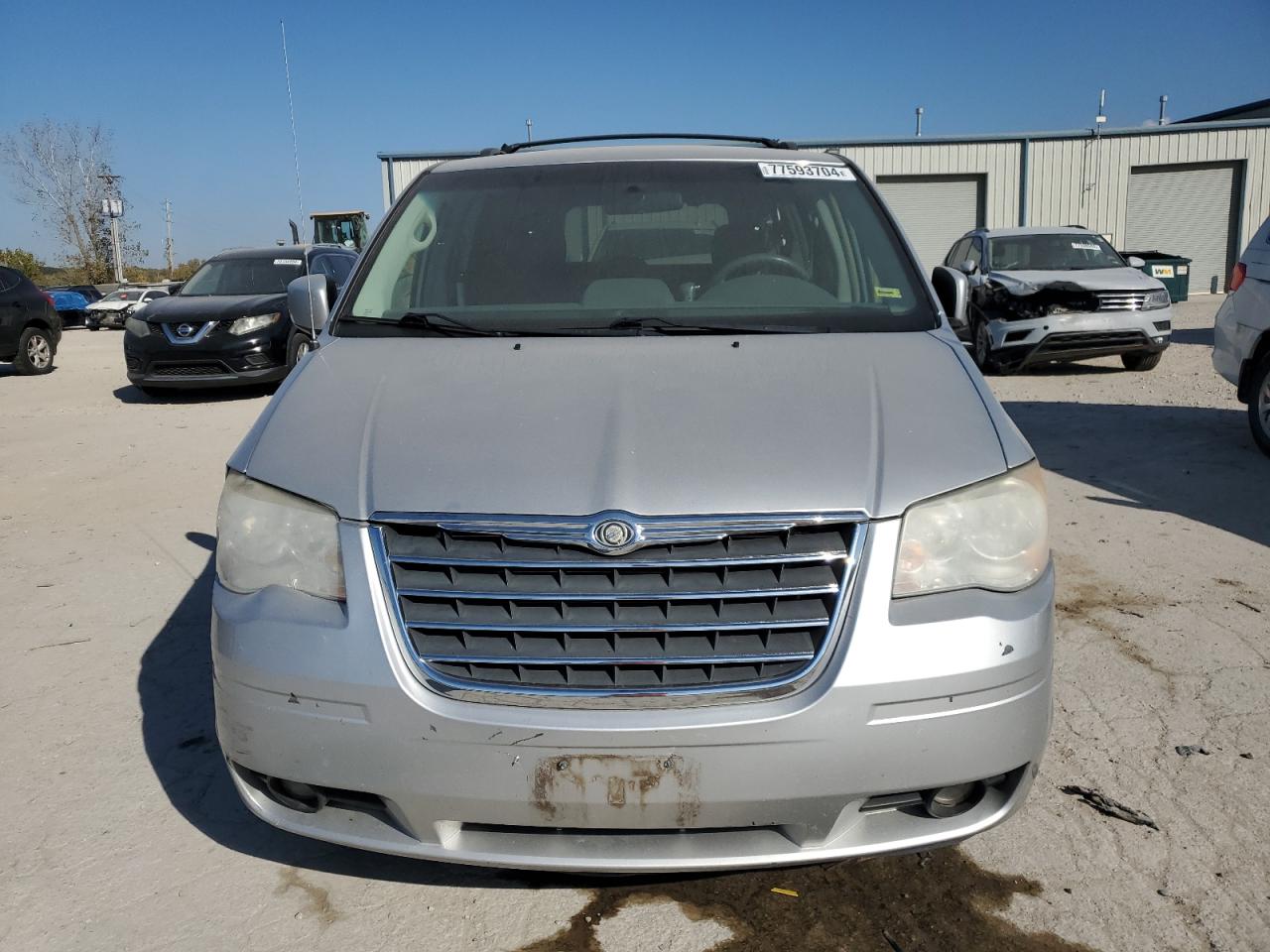2010 Chrysler Town & Country - Image 5