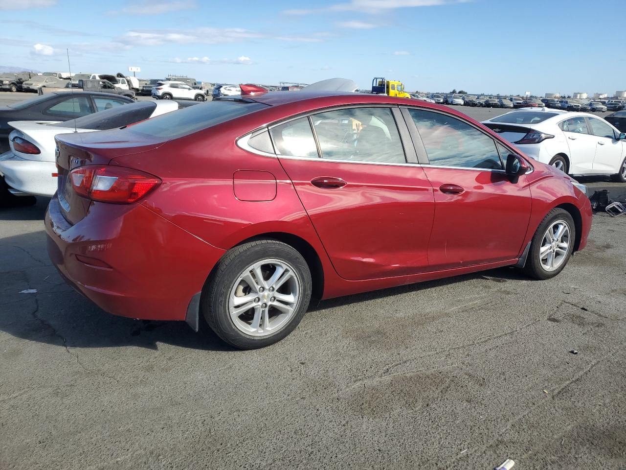 2018 Chevrolet Cruze - Image 3