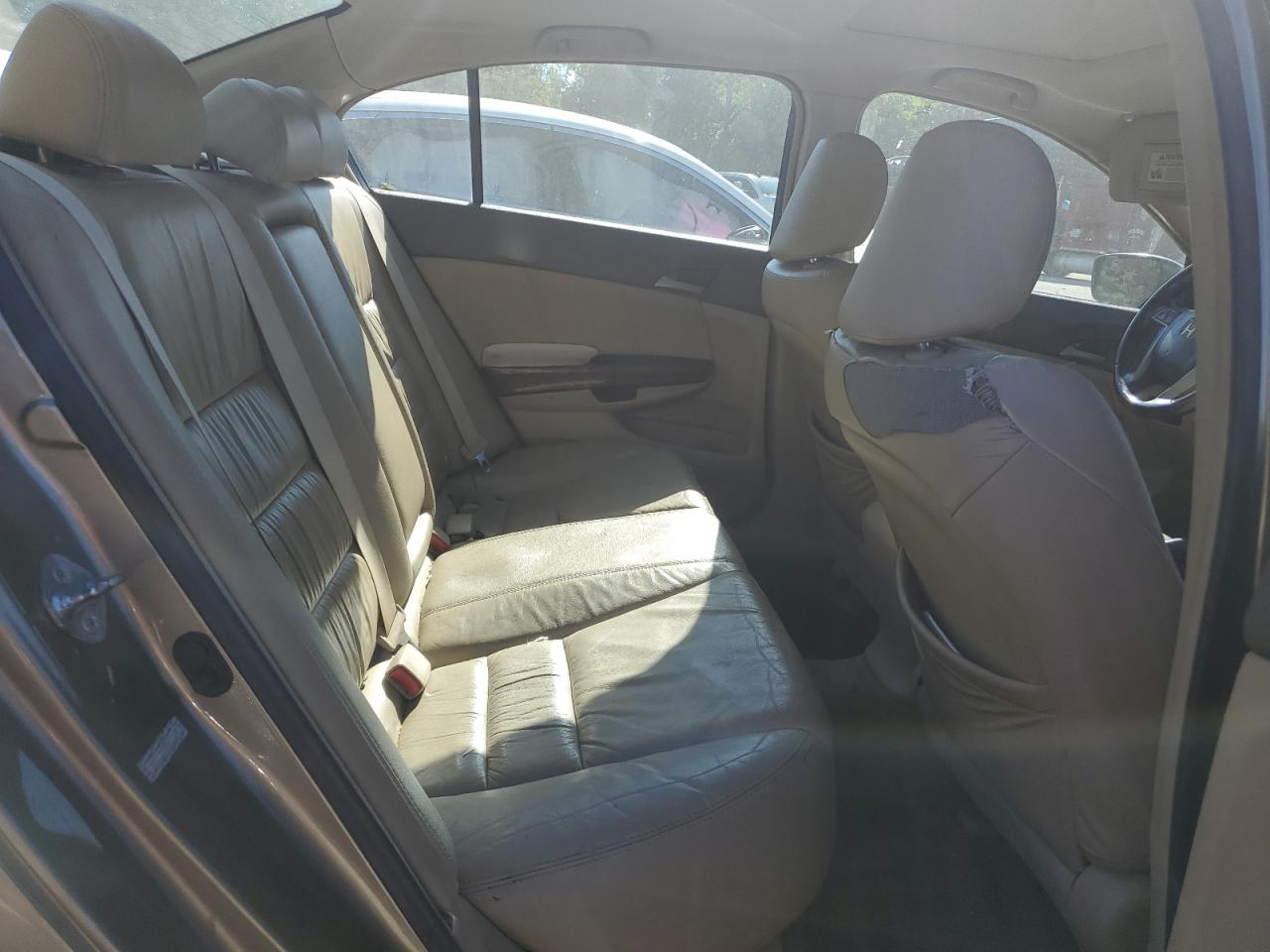 2009 Honda Accord - Image 10