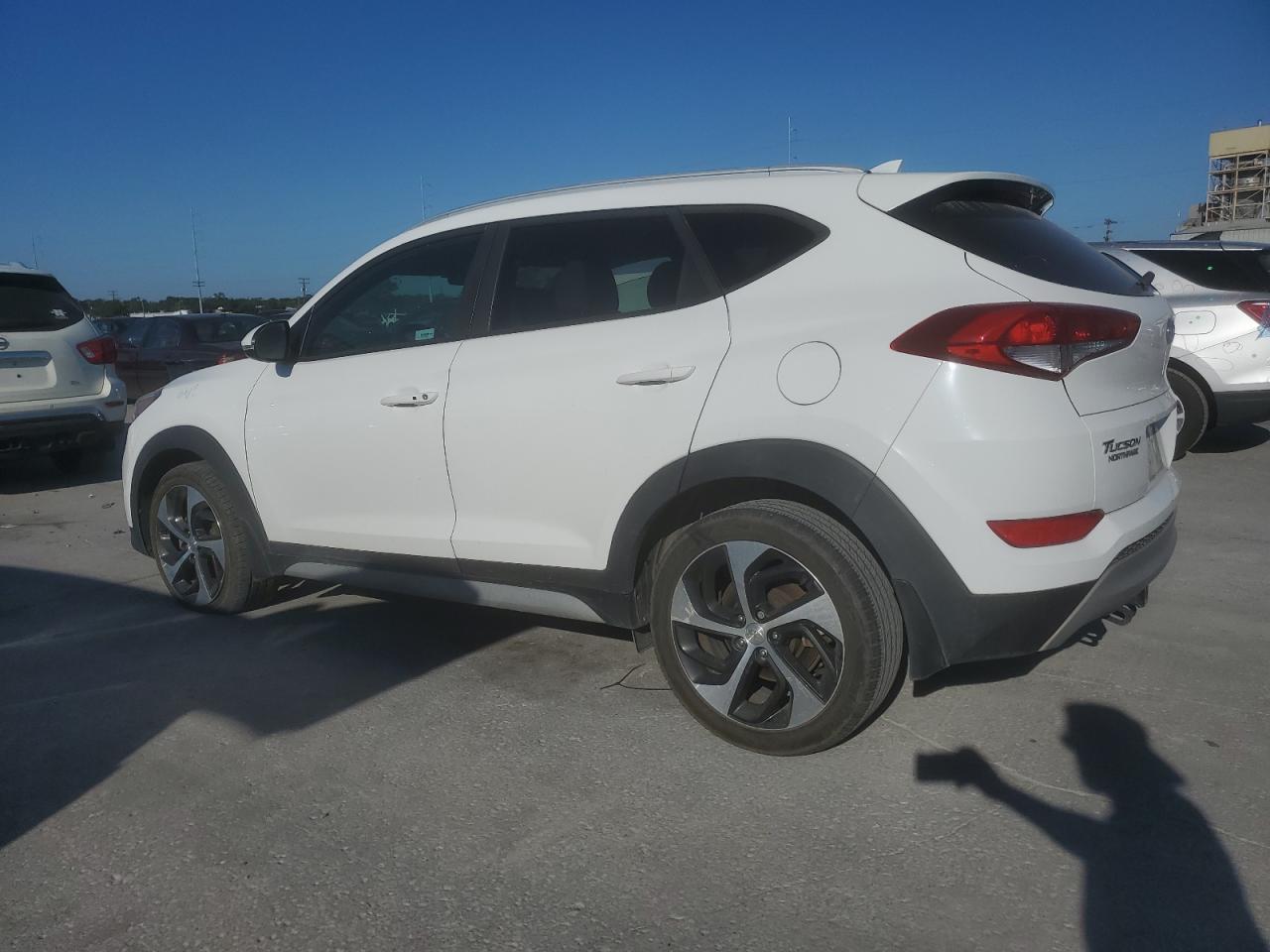 KM8J33AL4JU800957 2018 HYUNDAI TUCSON - Image 2