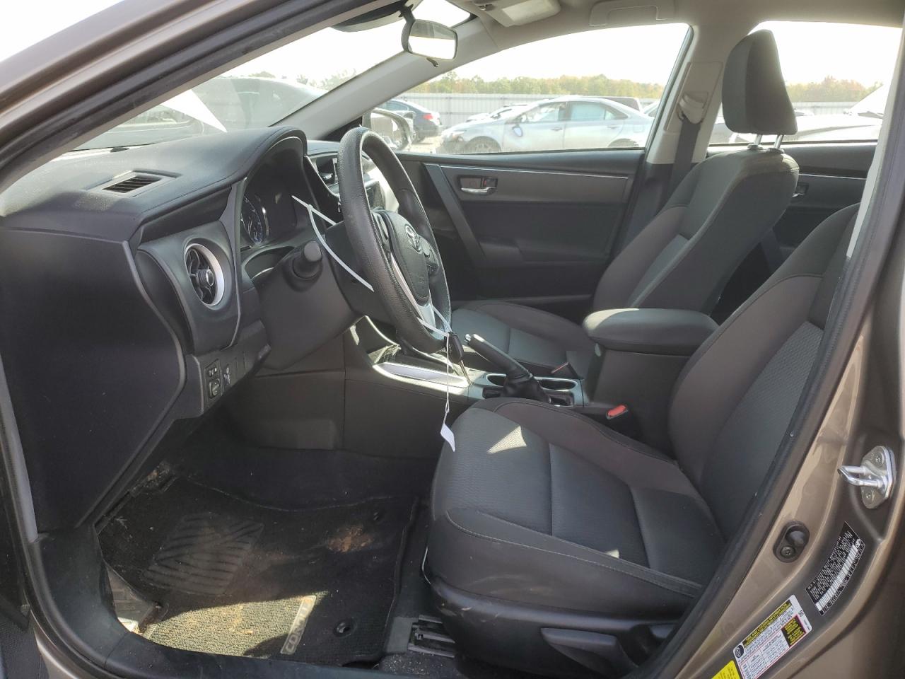 2018 Toyota Corolla L VIN: 5YFBURHEXJP772112 Lot: 76061084