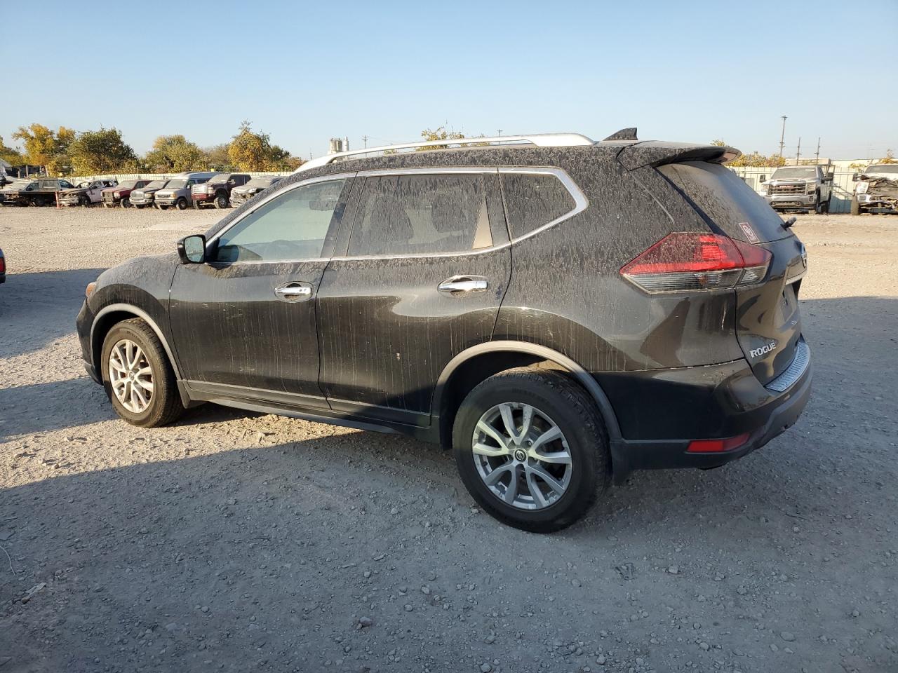 2018 Nissan Rogue - Image 2