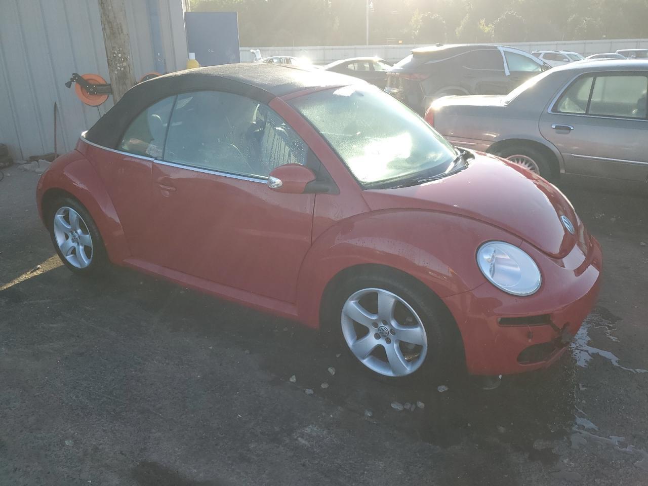 2006 Volkswagen New Beetle Convertible Option Package 2 VIN: 3VWSF31YX6M304999 Lot: 73598984