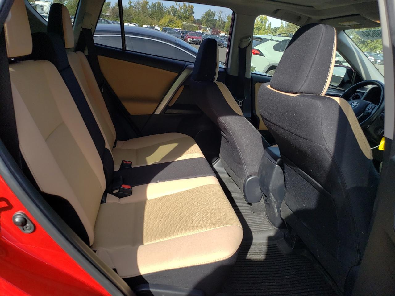 2017 Toyota RAV 4 - Image 10