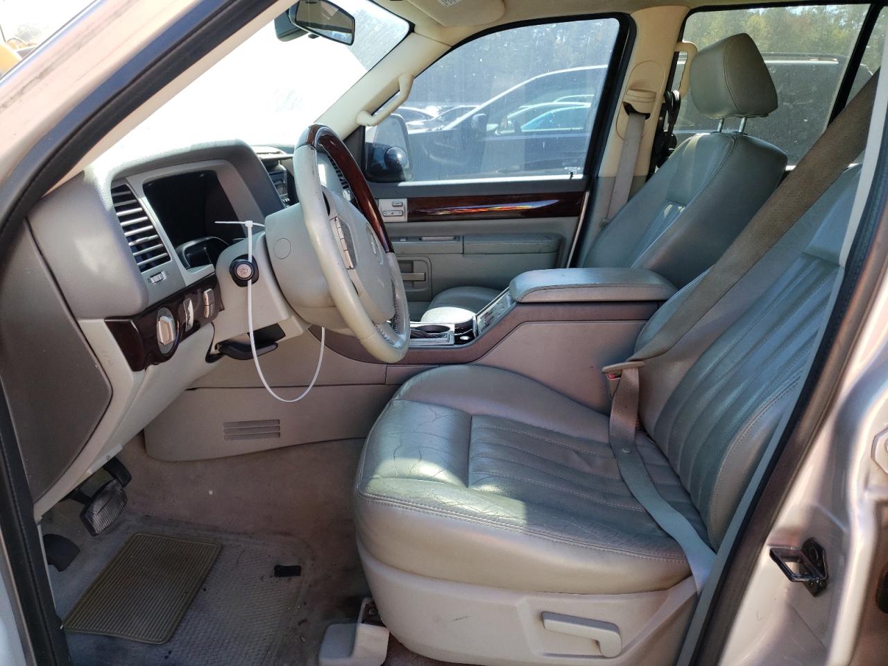 2003 Lincoln Aviator - Image 7