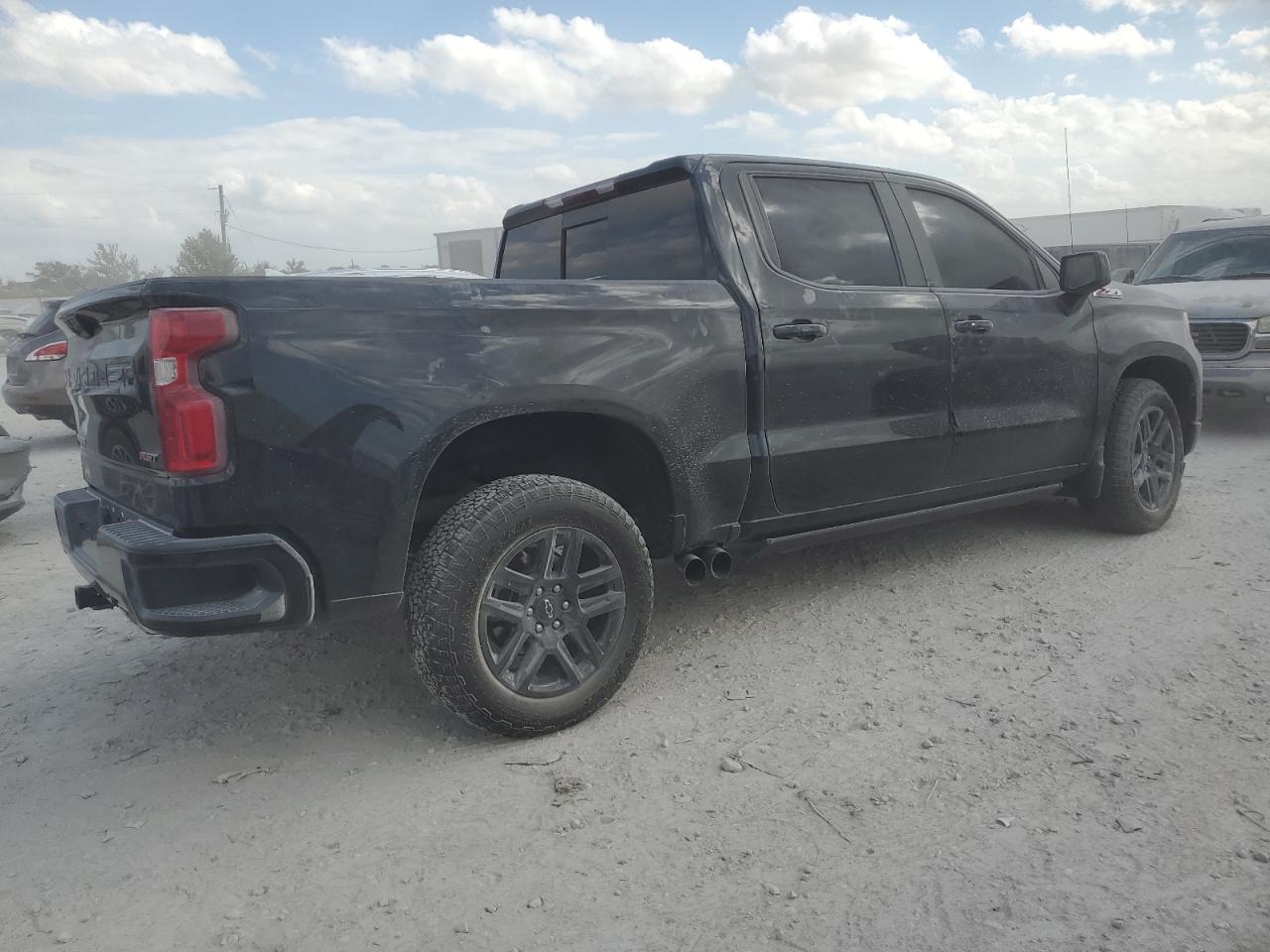 2023 Chevrolet Silverado - Image 3