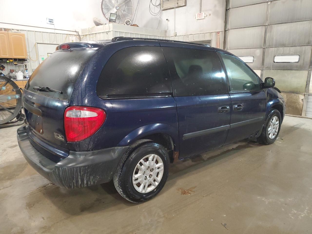 2005 Dodge Caravan - Image 3