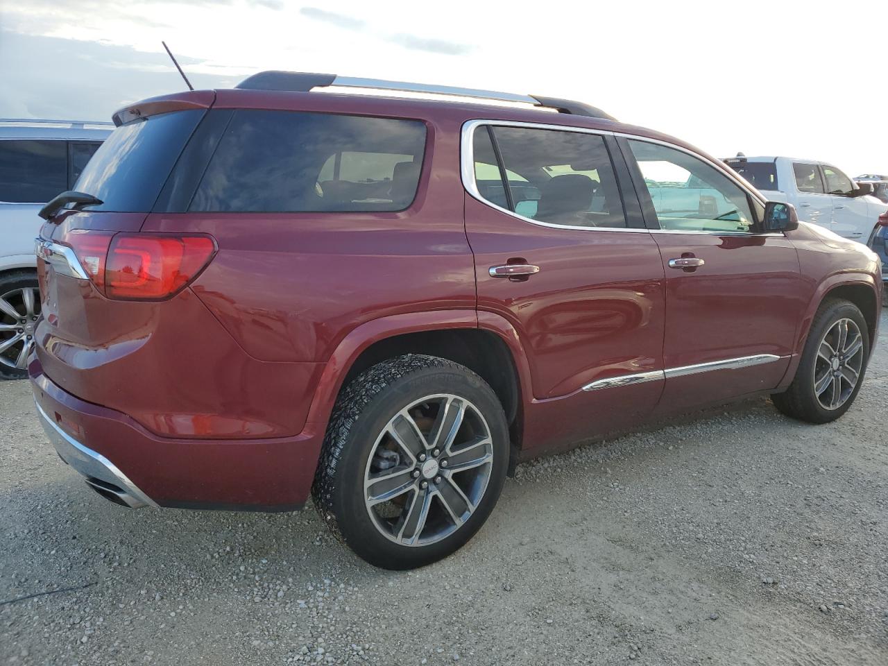 1GKKNXLS6HZ287646 2017 GMC Acadia Denali