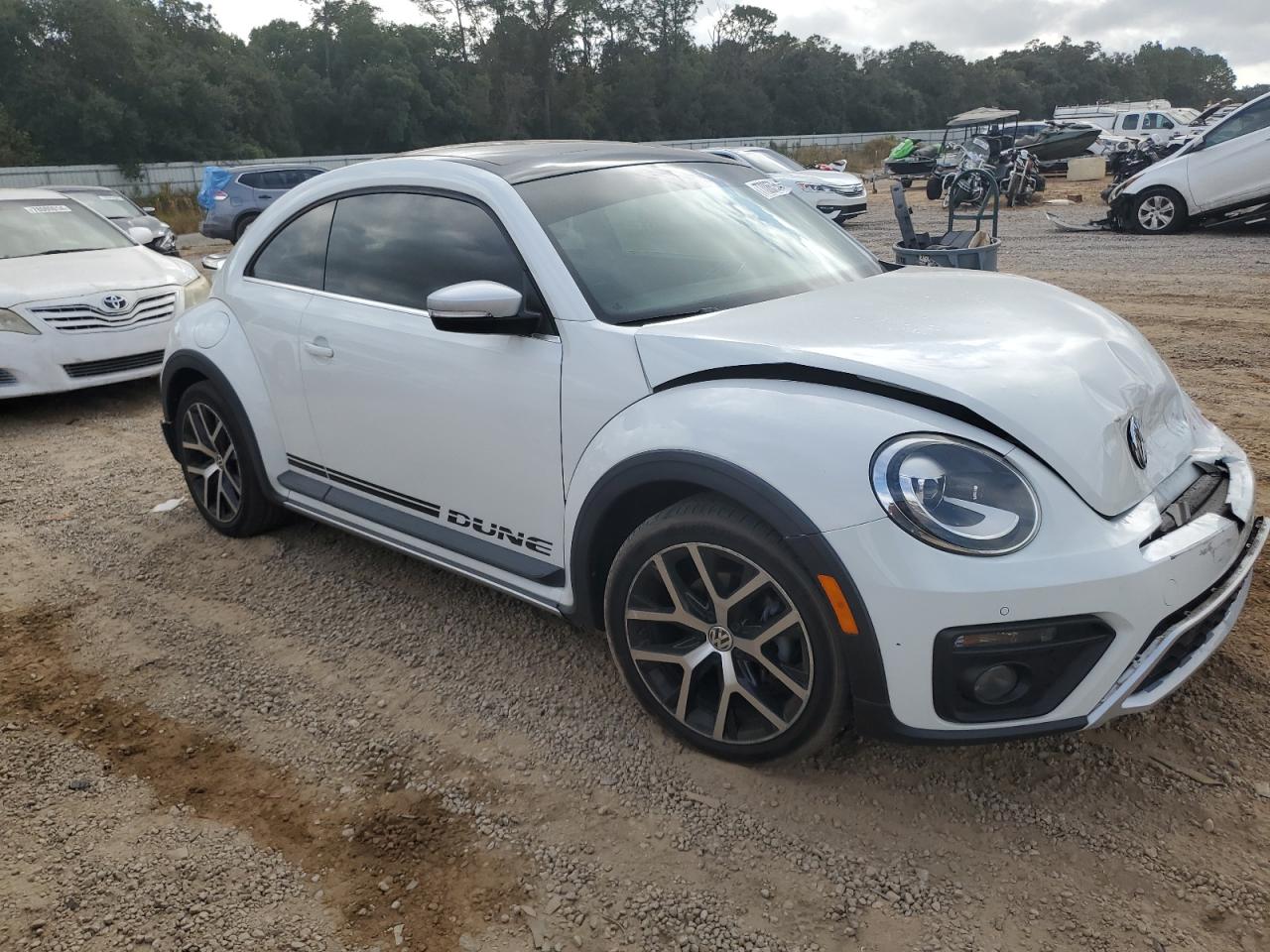 VIN 3VWS07AT5GM621801 2016 VOLKSWAGEN BEETLE no.4