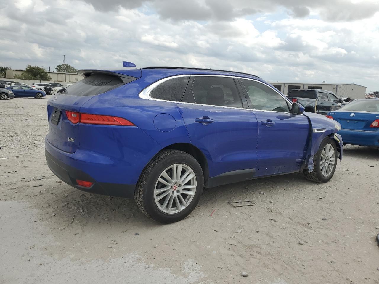 2018 Jaguar F-Pace - Image 3