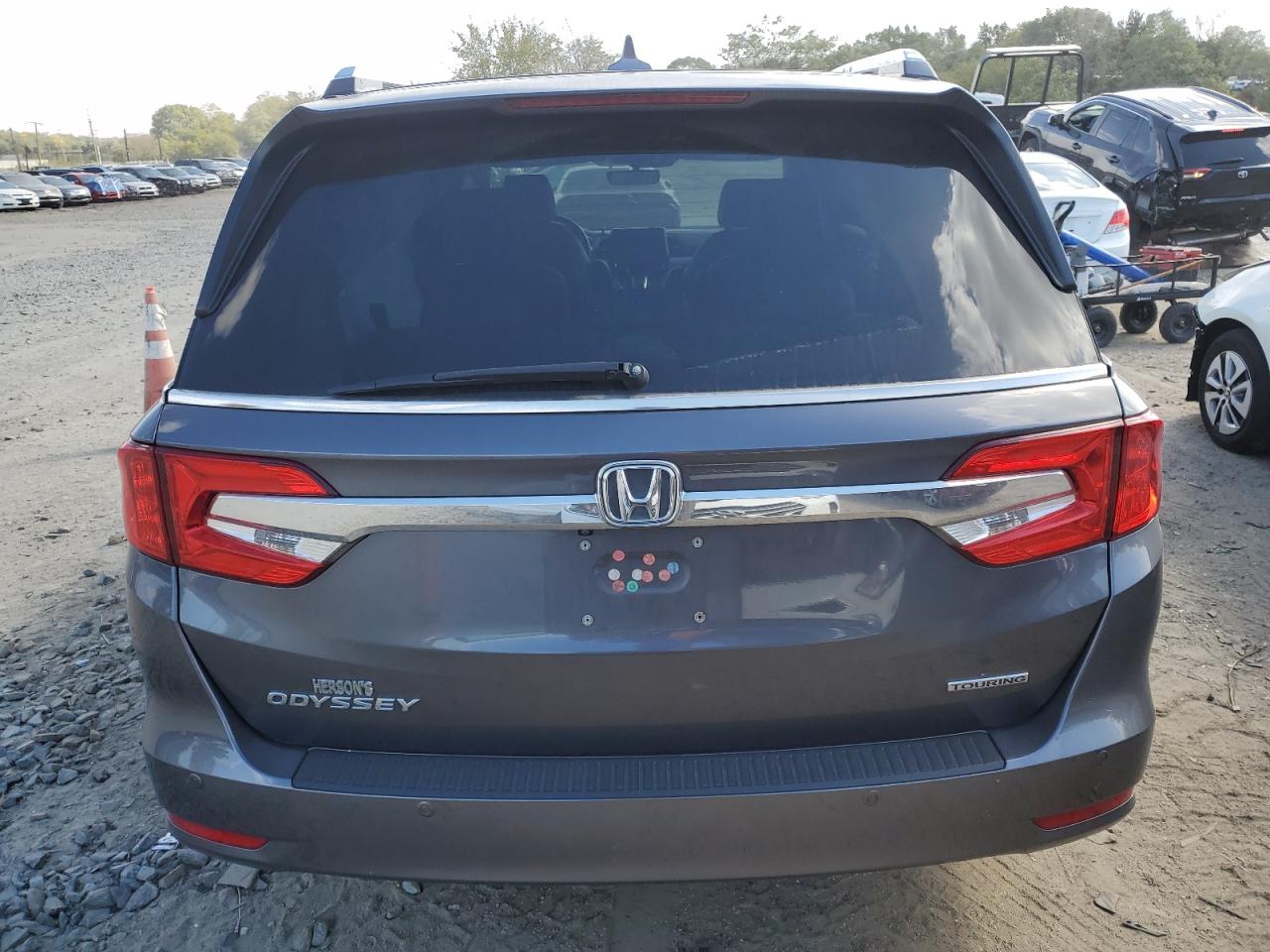 2018 Honda Odyssey Touring VIN: 5FNRL6H83JB009998 Lot: 76081514