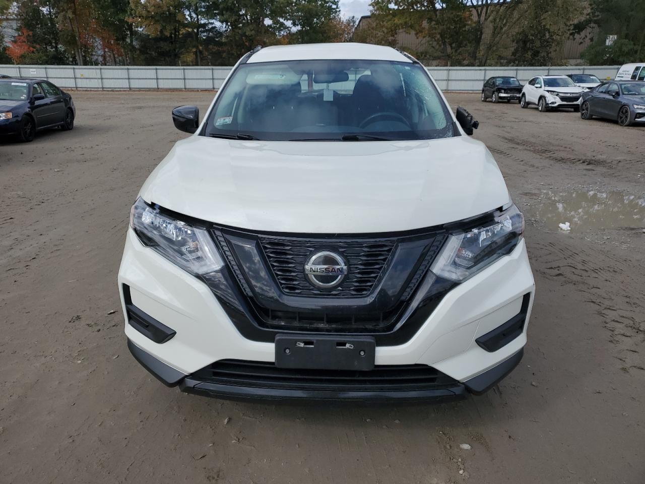 2018 Nissan Rogue - Image 5