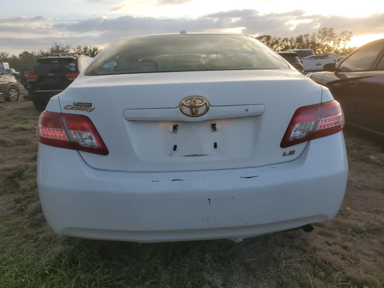 4T1BF3EKXBU632238 2011 Toyota Camry Base