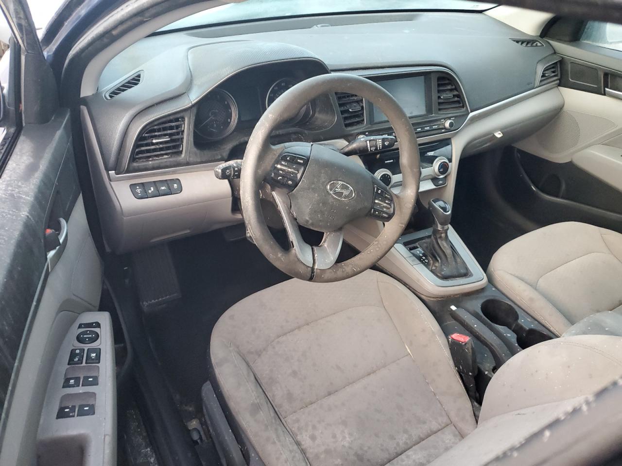 2019 Hyundai Elantra - Image 8