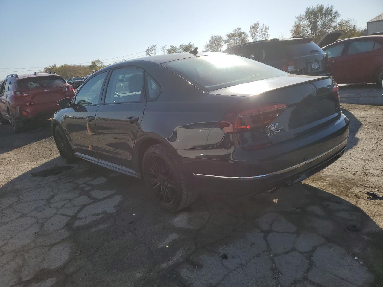 2018 Volkswagen Passat - Image 2
