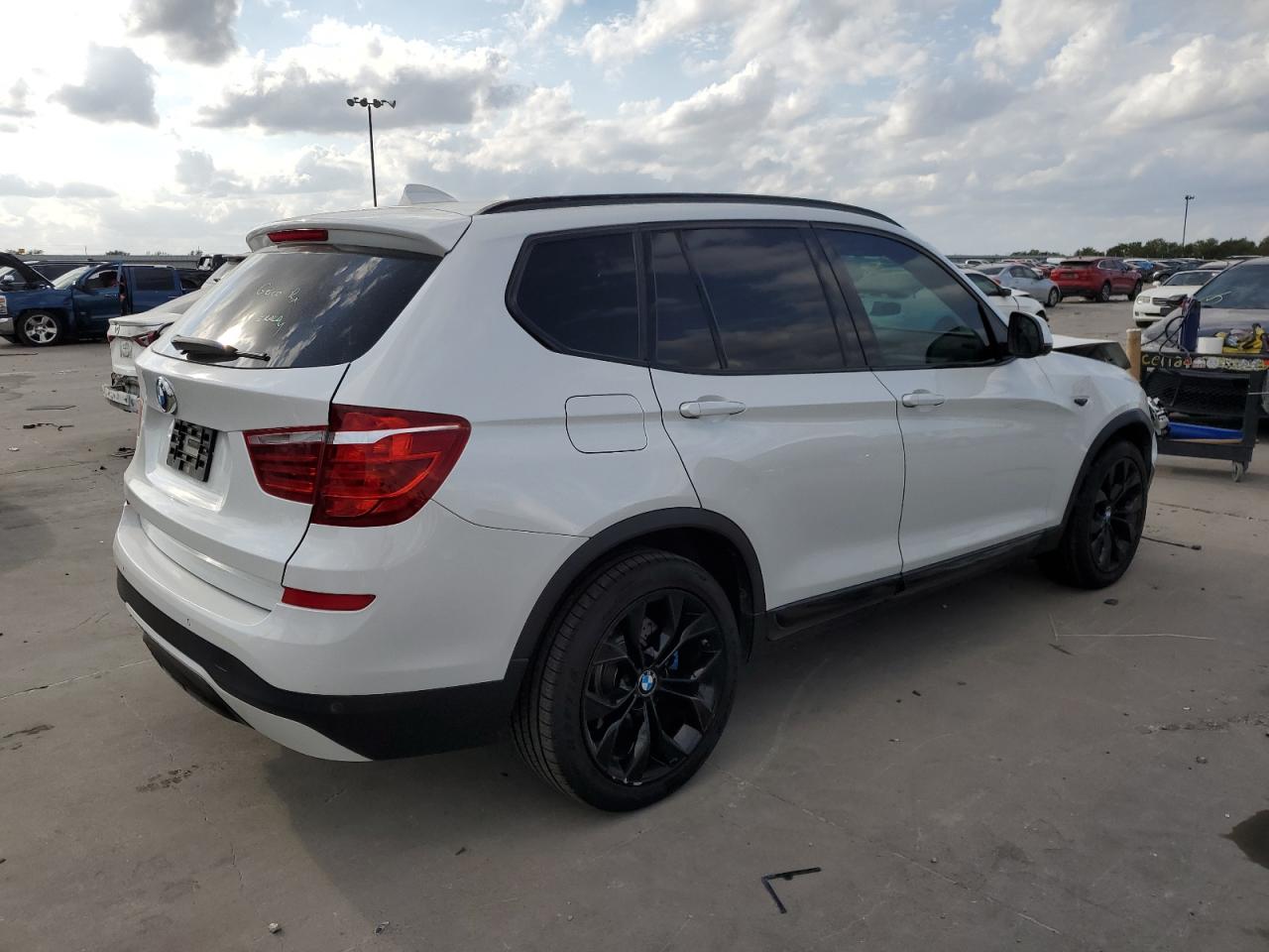 VIN 5UXWX7C57G0K35977 2016 BMW X3 no.3