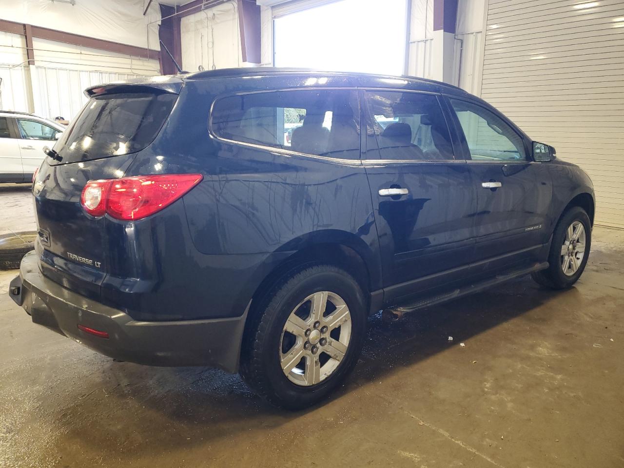 2009 Chevrolet Traverse - Image 3