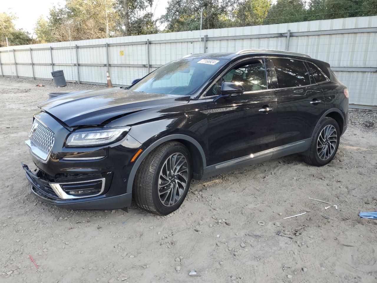 2019 Lincoln Nautilus - Image 1