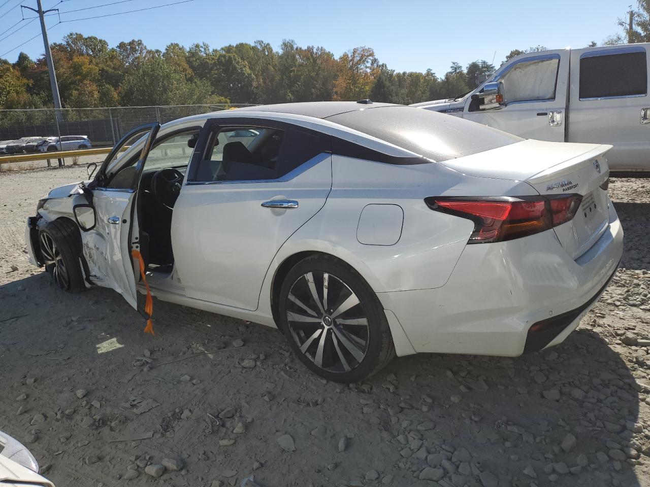 2019 Nissan Altima - Image 2