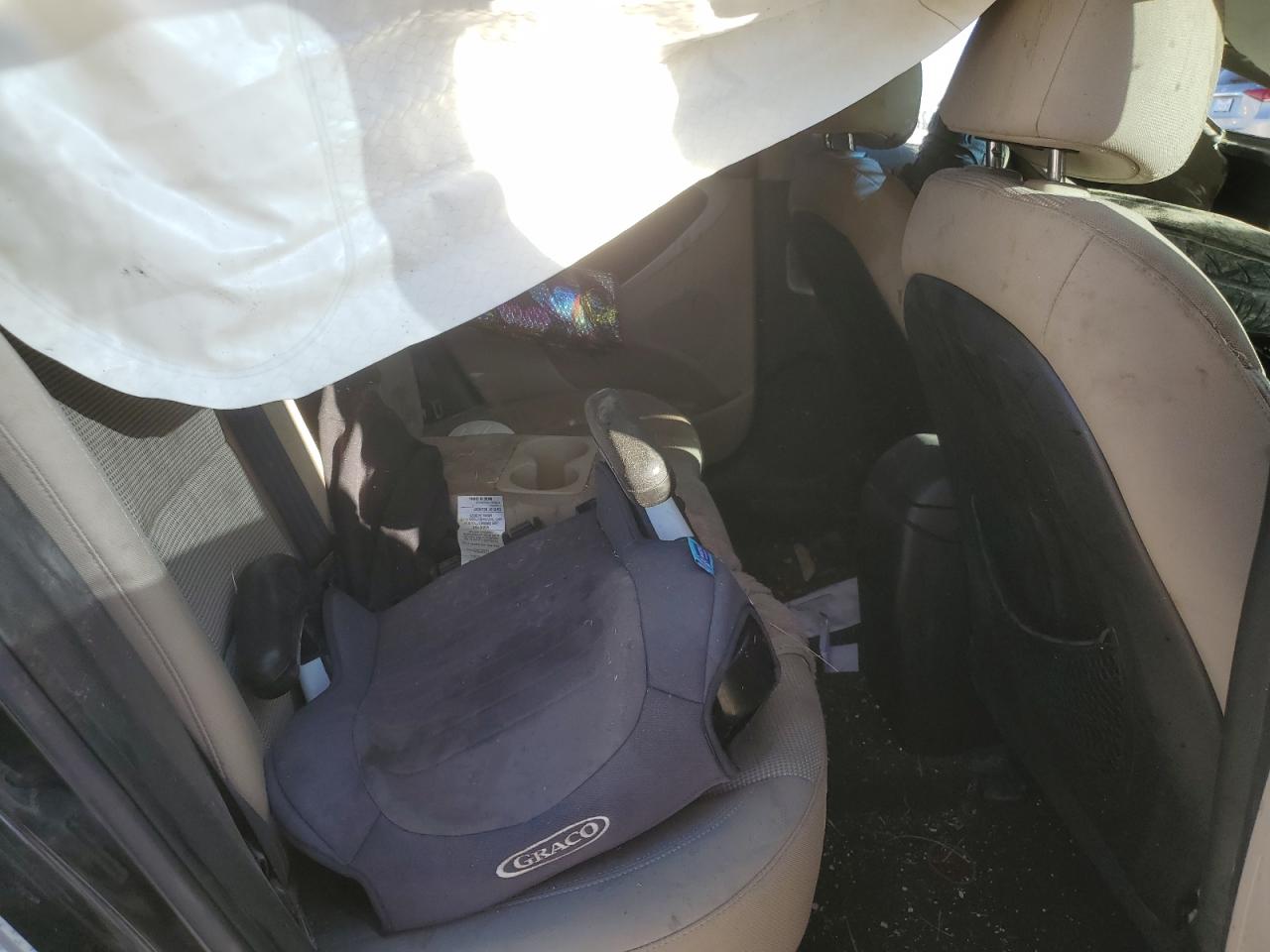 2013 Hyundai Elantra - Image 10